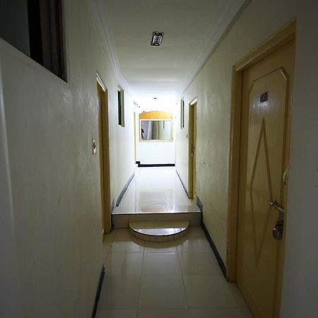 Oyo Hotel Blue Diamond Ahmedabad Ngoại thất bức ảnh