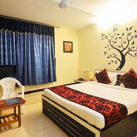 Oyo Hotel Blue Diamond Ahmedabad Ngoại thất bức ảnh