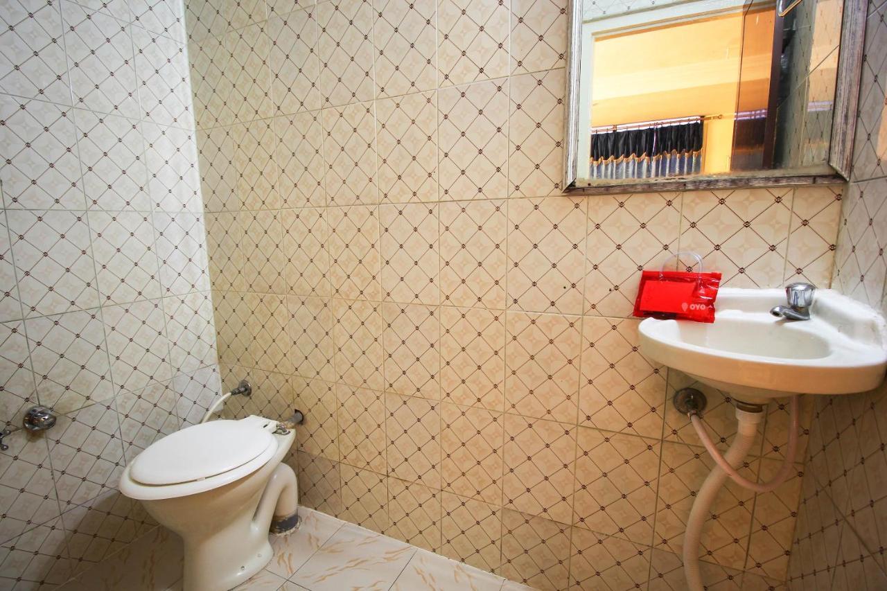 Oyo Hotel Blue Diamond Ahmedabad Ngoại thất bức ảnh