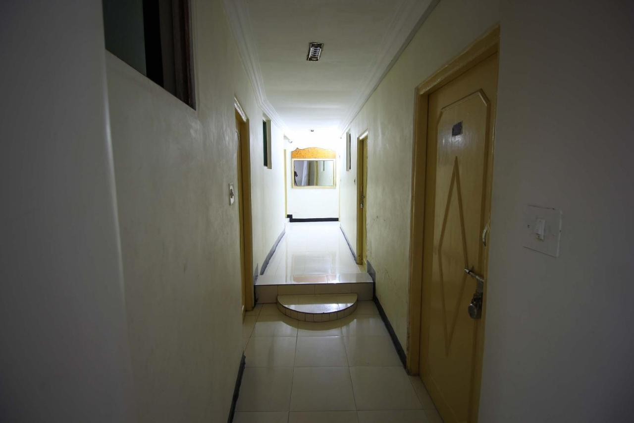 Oyo Hotel Blue Diamond Ahmedabad Ngoại thất bức ảnh