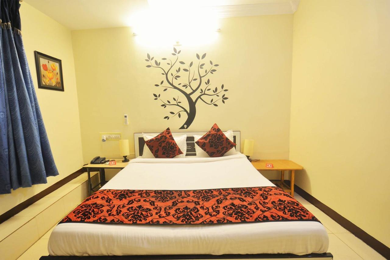 Oyo Hotel Blue Diamond Ahmedabad Ngoại thất bức ảnh