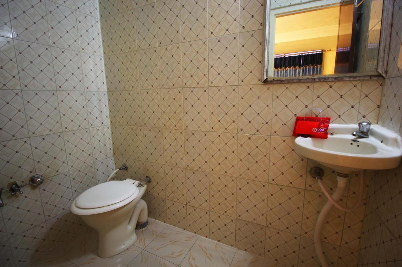 Oyo Hotel Blue Diamond Ahmedabad Ngoại thất bức ảnh