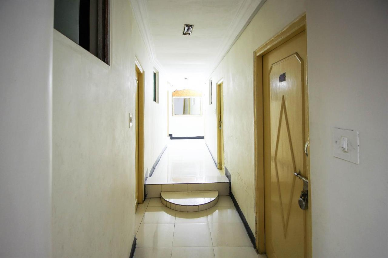 Oyo Hotel Blue Diamond Ahmedabad Ngoại thất bức ảnh